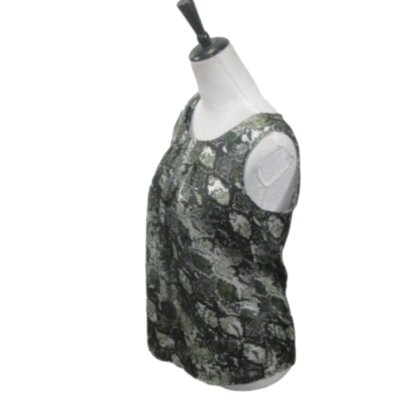NOTATIONS Green/Black Snakeskin Sleeveless Blouse Size Medium - Picture 3 of 5